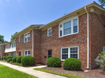 Lake Forest Apartments for Rent - Wilmington, NC | RENTCafé